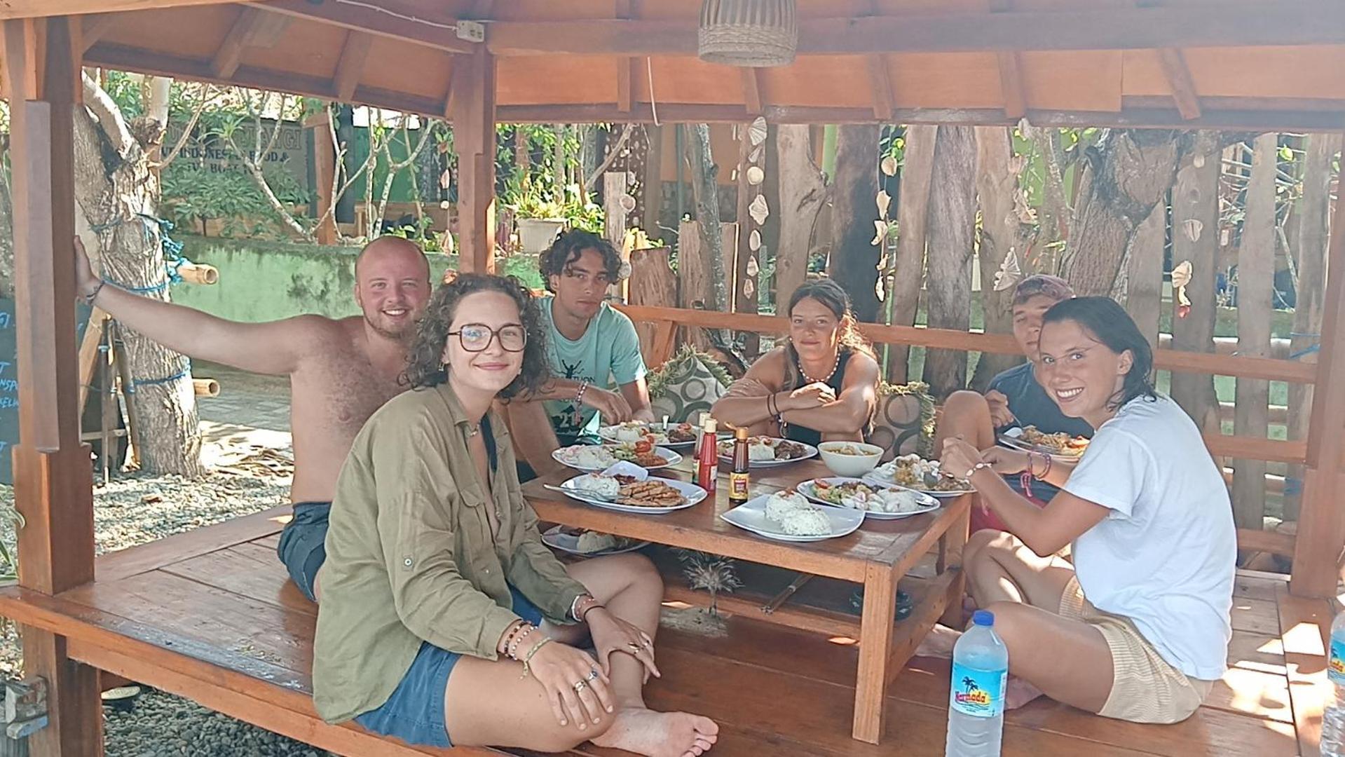 סקוטונג Pelangi Homestay Bungalow Gili Gede מראה חיצוני תמונה